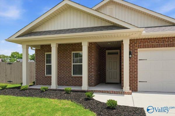 14774 London Lane, Athens, AL 35613