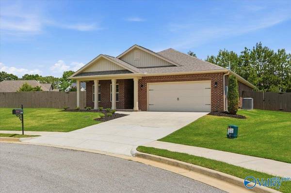 14774 London Lane, Athens, AL 35613
