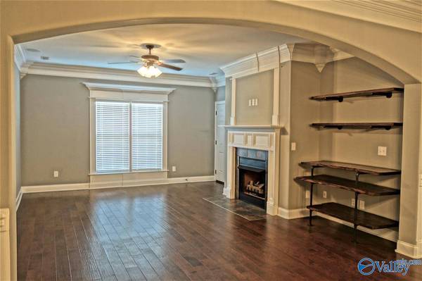 551 West Mossyleaf Drive, Huntsville, AL 35824