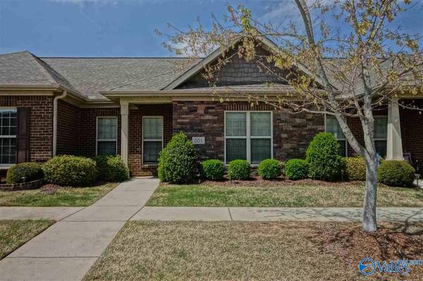 551 West Mossyleaf Drive, Huntsville, AL 35824