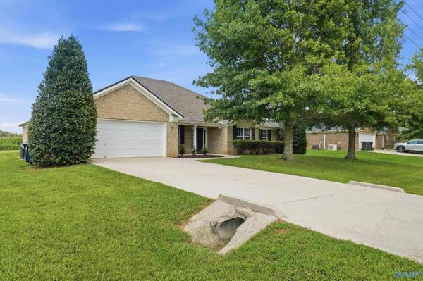 184 Oakcrest Road, Huntsville, AL 35811