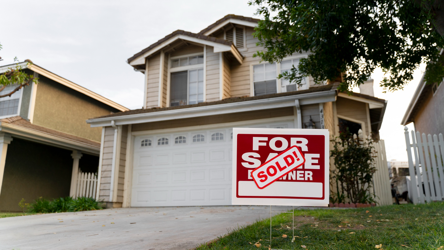 Sold sign in a San Antonio front yard