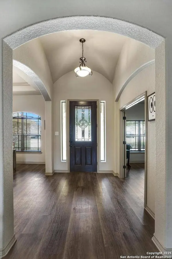 15412 DELL LN, Selma, TX 78154