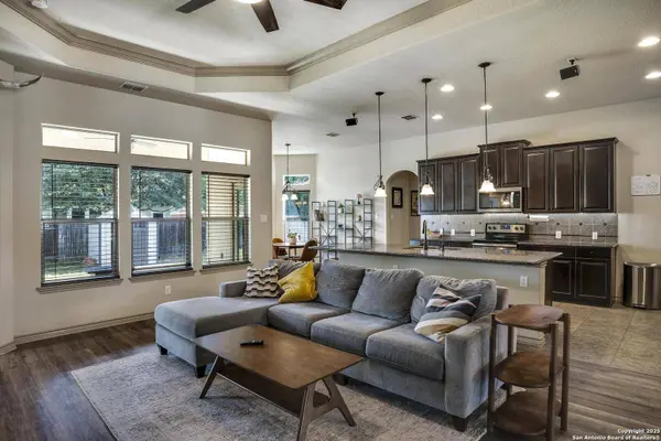 15412 DELL LN, Selma, TX 78154