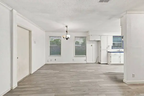 103 CHADWICK DR, San Antonio, TX 78227