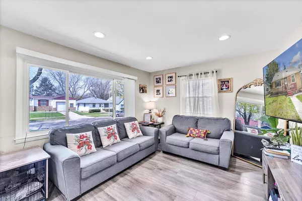 4624 N 71st STREET, Milwaukee, WI 53218