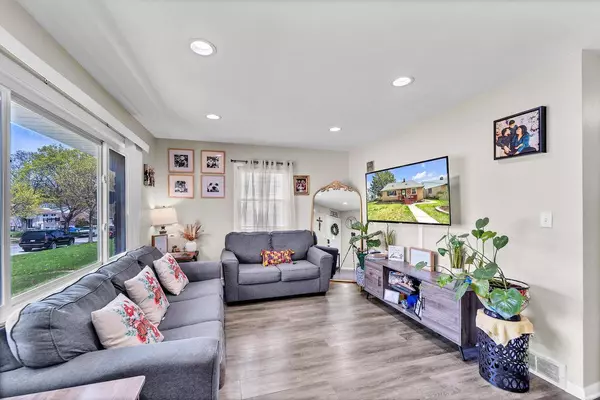 4624 N 71st STREET, Milwaukee, WI 53218