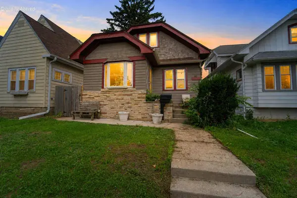 2049 S 72nd STREET, West Allis, WI 53219