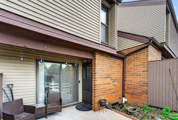 1421 W Edgerton AVENUE #R, Milwaukee, WI 53221