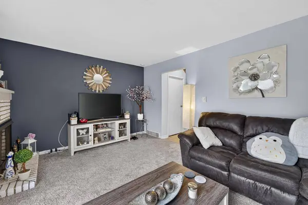 1421 W Edgerton AVENUE #R, Milwaukee, WI 53221