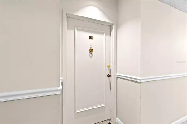 30 TURNER ST #203, Clearwater, FL 33756