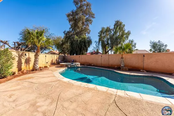 600 Tiger Lily Ln, Imperial, CA 92251