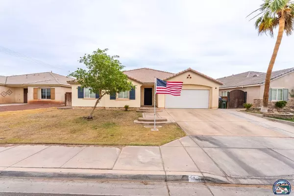 809 E 2nd St, Imperial, CA 92251