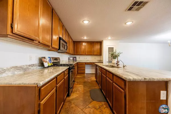 809 E 2nd St, Imperial, CA 92251