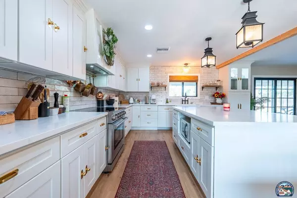 403 S Glenwood Dr, El Centro, CA 92243