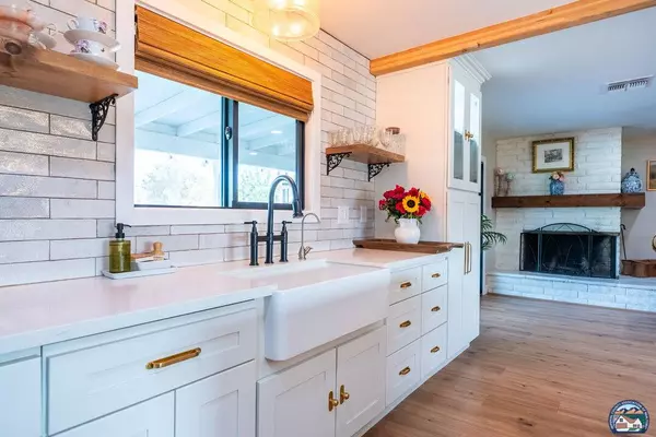 403 S Glenwood Dr, El Centro, CA 92243