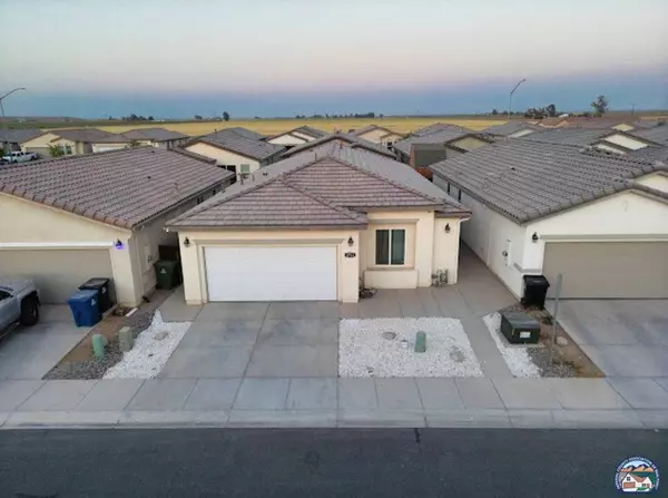 2714 Saddleback Dr, Imperial, CA 92251