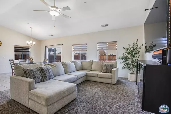 921 S 1st St, Brawley, CA 92227