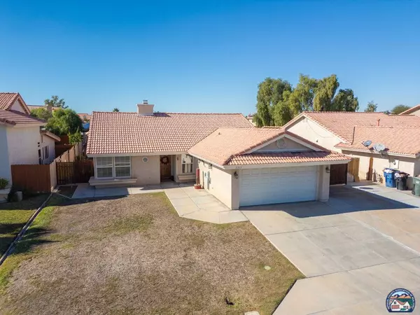2355 Blazing Star Trl, Imperial, CA 92251