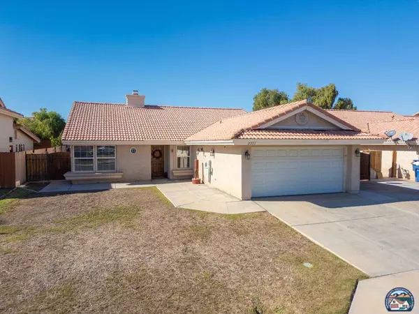 2355 Blazing Star Trl, Imperial, CA 92251