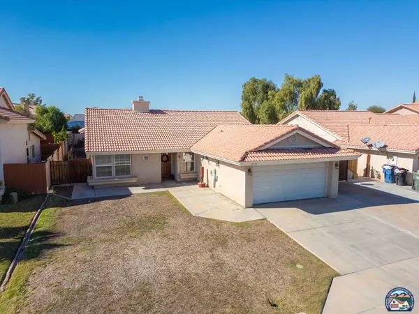 2355 Blazing Star Trl, Imperial, CA 92251