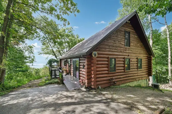 20605 Deer Island View Road, Eastman, WI 54626