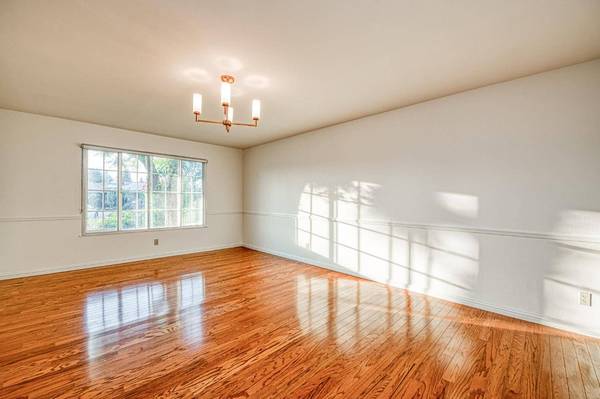 6482 N 5th ST, Fresno, CA 93710