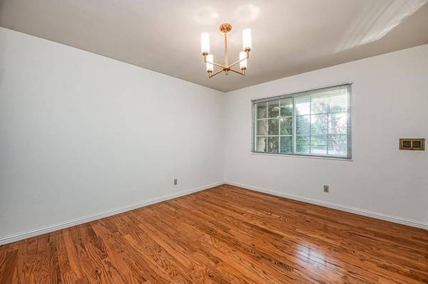 6482 N 5th ST, Fresno, CA 93710