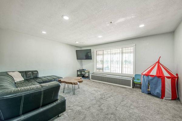 1440 N Brawley AVE, Fresno, CA 93722