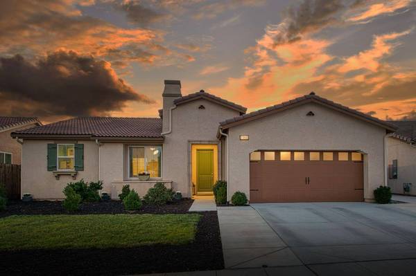 1066 La Canada AVE, Clovis, CA 93619