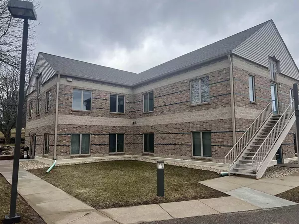 602 Pleasant Oak Suite E Drive, Oregon, WI 53575