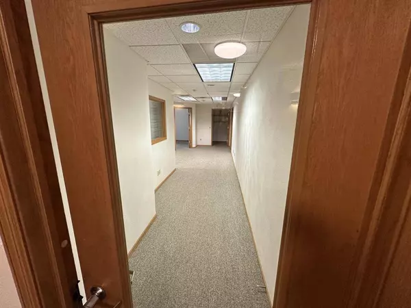 602 Pleasant Oak Suite E Drive, Oregon, WI 53575