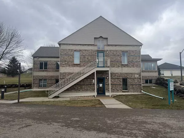 602 Pleasant Oak Drive #C, Oregon, WI 53575