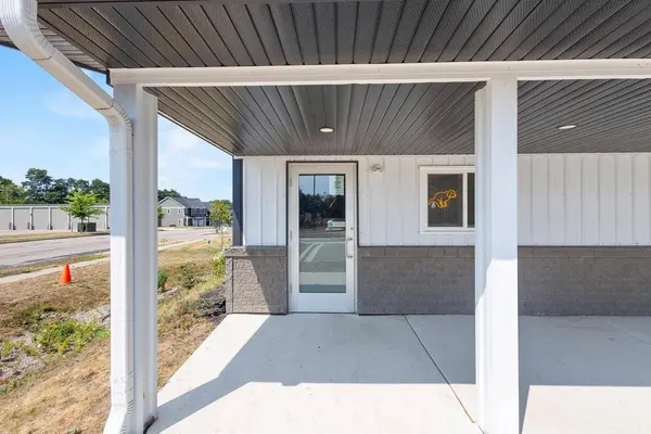 390 Progress Drive, Cottage Grove, WI 53527