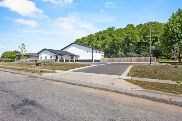 390 Progress Drive, Cottage Grove, WI 53527