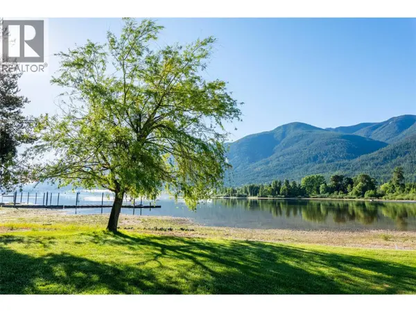 6158 REDFISH Road, Nelson, BC V1L6M9