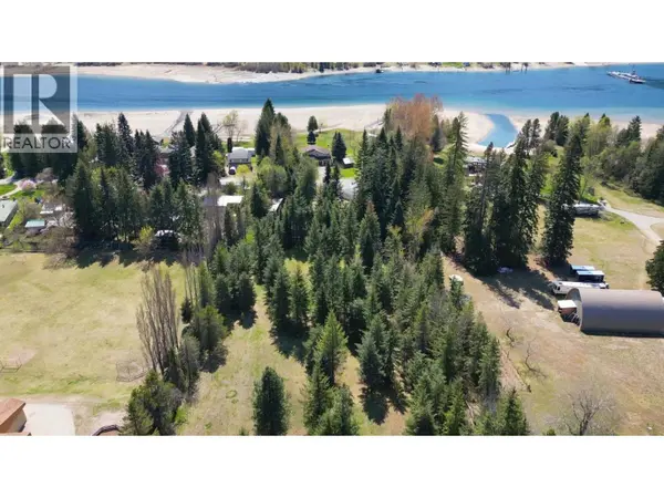 6158 REDFISH Road, Nelson, BC V1L6M9