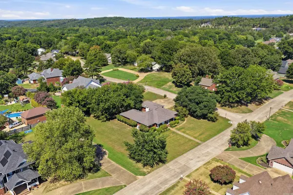 3009 Willow Run Drive, Conway, AR 72032