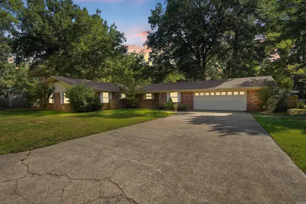 7 Meadowbrook, Conway, AR 72034
