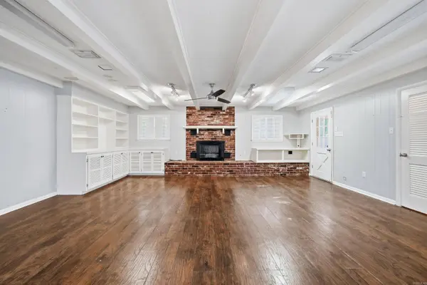7 Meadowbrook, Conway, AR 72034