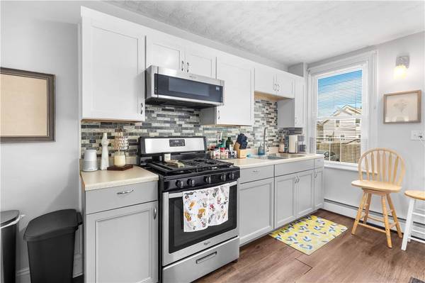 38 Vine ST, East Providence, RI 02914