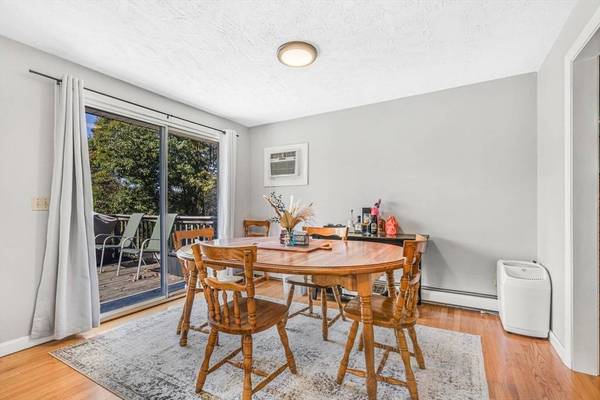 565 Blackstone St, Uxbridge, MA 01569