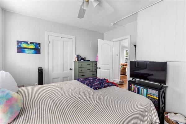 38 Vine ST, East Providence, RI 02914