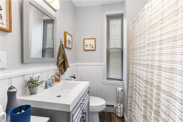 38 Vine ST, East Providence, RI 02914