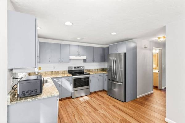 35 Pilgrim Village Rd #502, Taunton, MA 02780