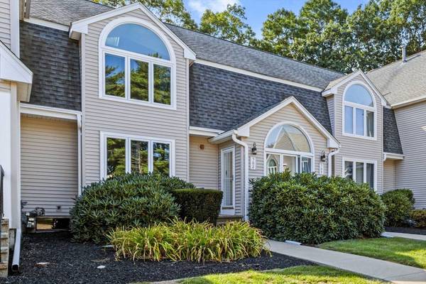 35 Pilgrim Village Rd #502, Taunton, MA 02780