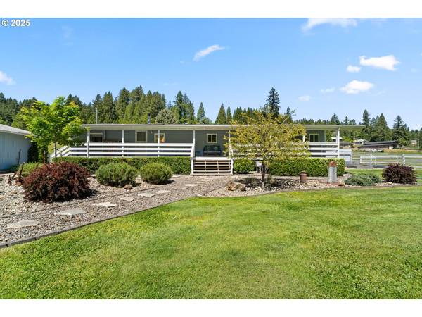 11119 N MYRTLE RD, Myrtle Creek, OR 97457