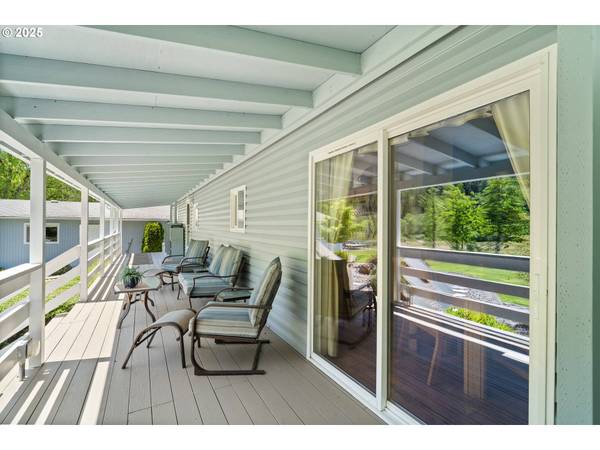 11119 N MYRTLE RD, Myrtle Creek, OR 97457