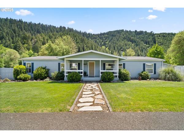 11119 N MYRTLE RD, Myrtle Creek, OR 97457