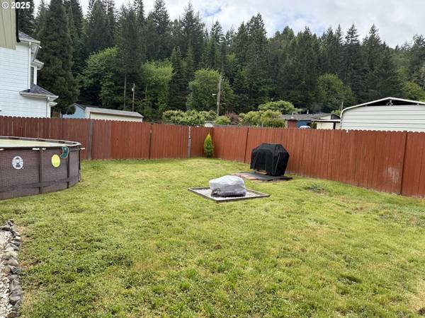 668 MONTGOMERY AVE, Glendale, OR 97442